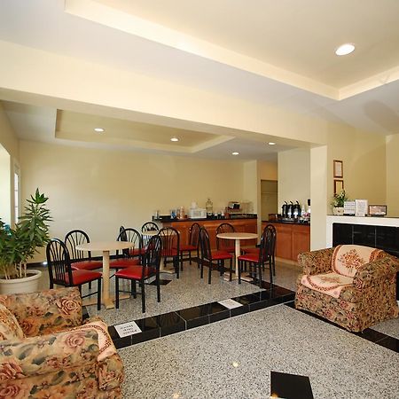 Millville Motorsports Inn And Suites Intérieur photo