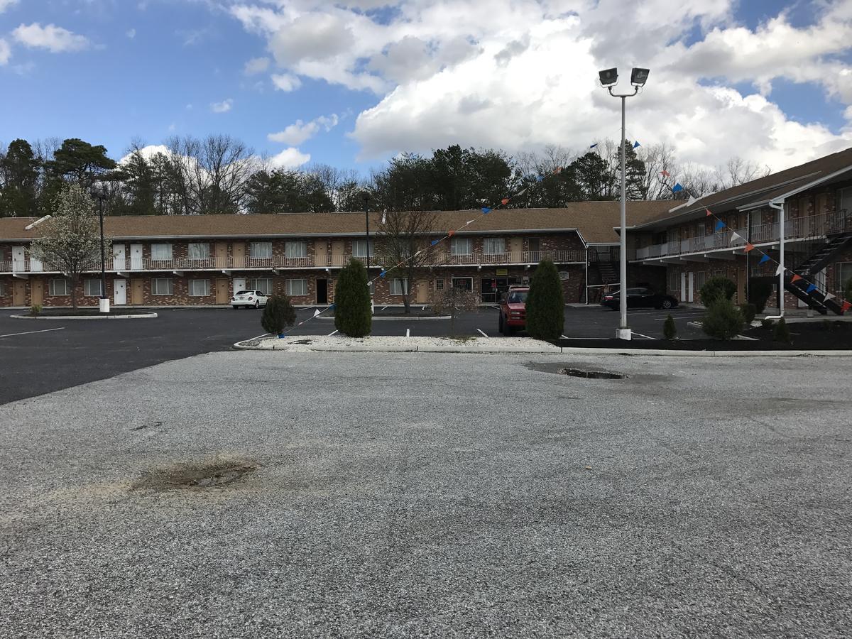 Millville Motorsports Inn And Suites Extérieur photo