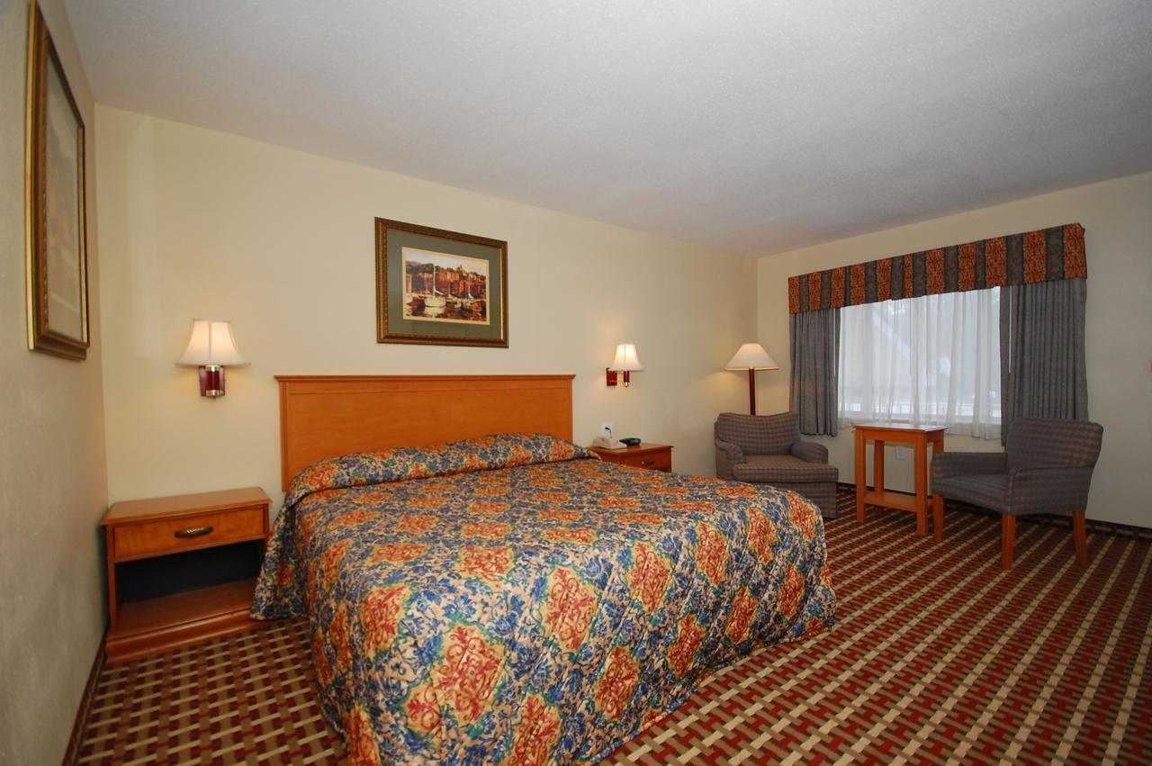 Millville Motorsports Inn And Suites Extérieur photo